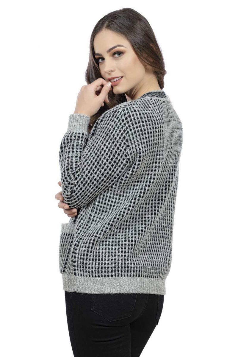 Suéter angora con dibujo cuadrado. Modelo 120