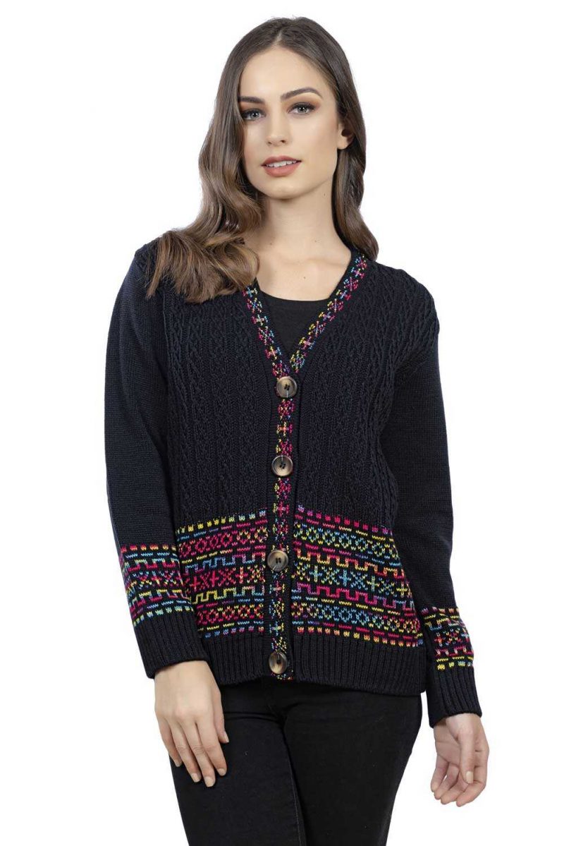 Suéter multicolor con motivo étnico. Modelo 123